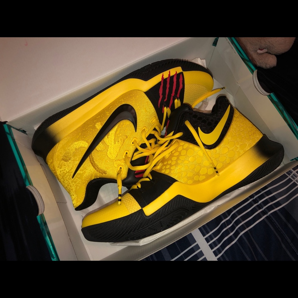 Kyrie Mamba Mentality x Bruce lee